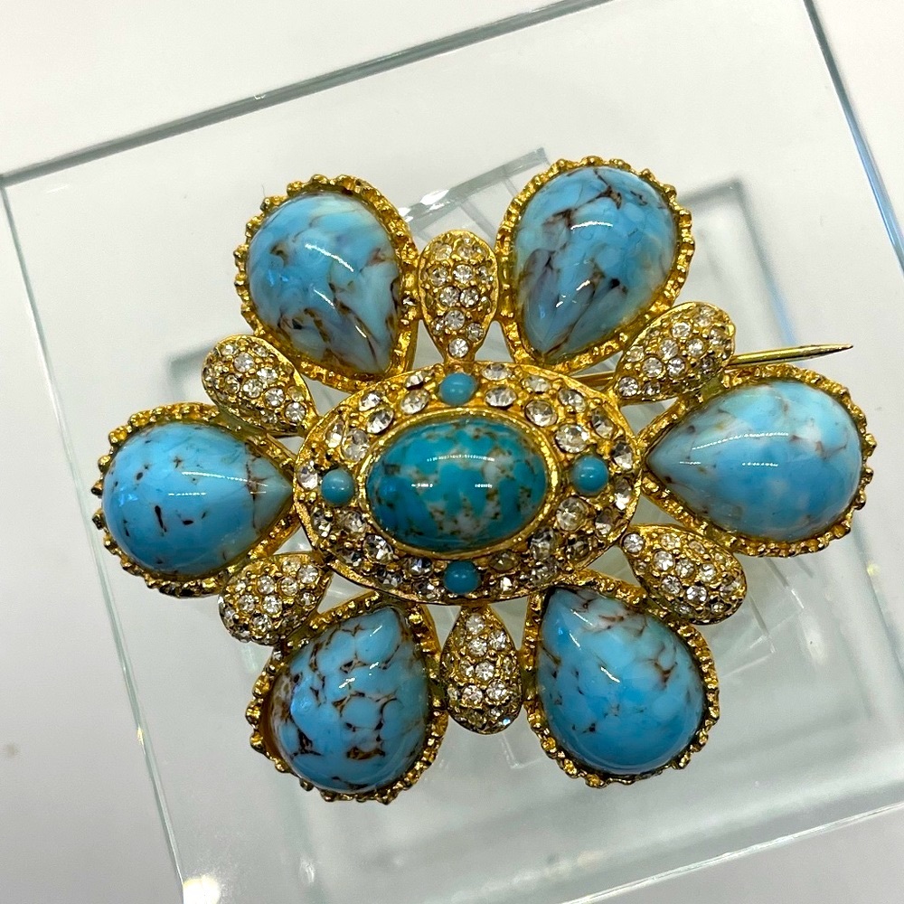 Beautiful Vintage Les Bernard Brooch